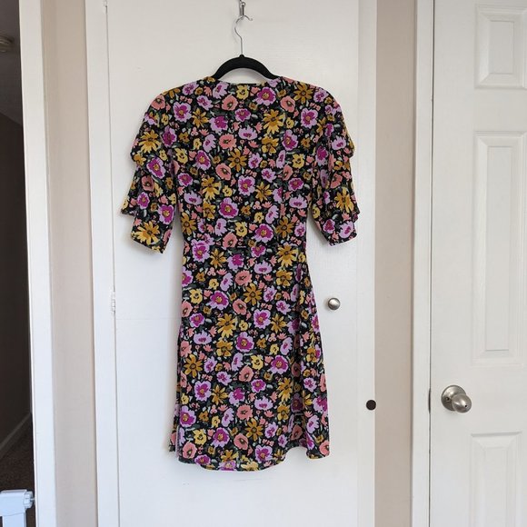 Moody Floral Print Wrap Dress with Bell Sleeves - Size 4, NWT - Topshop - Picture 10 of 14